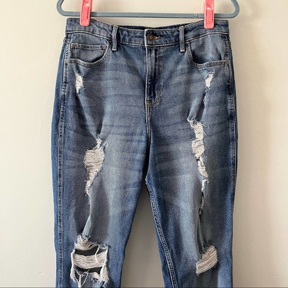 Hollister Ultra High-Rise Distressed Mom Jean 32x29 - Picture 2 of 12